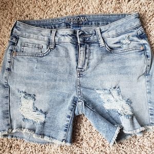 NWOT, never worn Arizona Shorts size 3